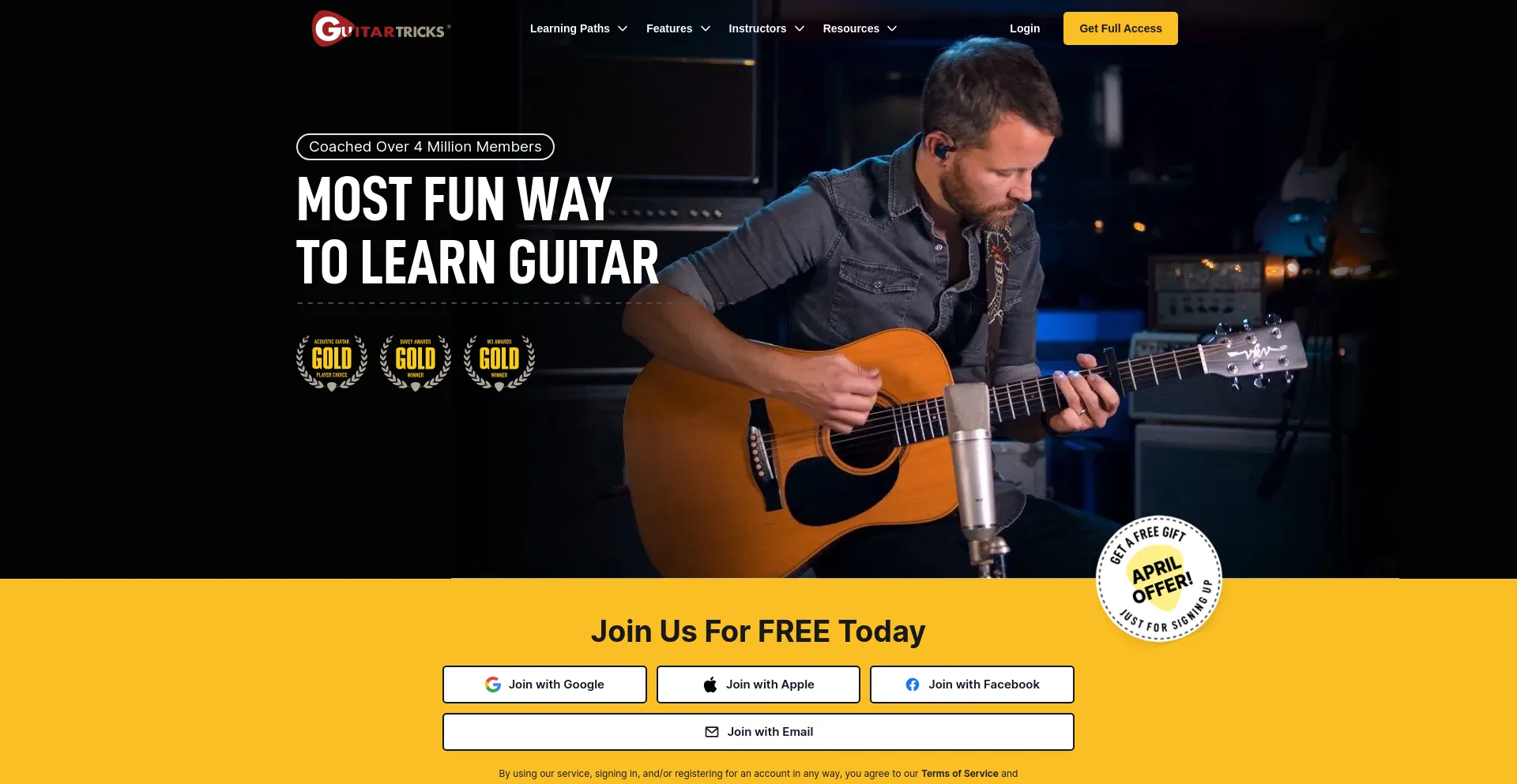 Screenshot of guitartricks.com homepage